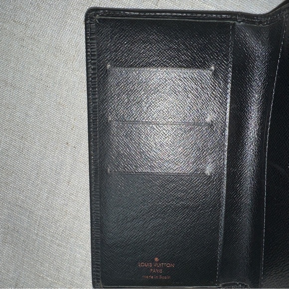 AUTHENTIC Louis Vuitton Wallet/billfold. Black. - Picture 13 of 16